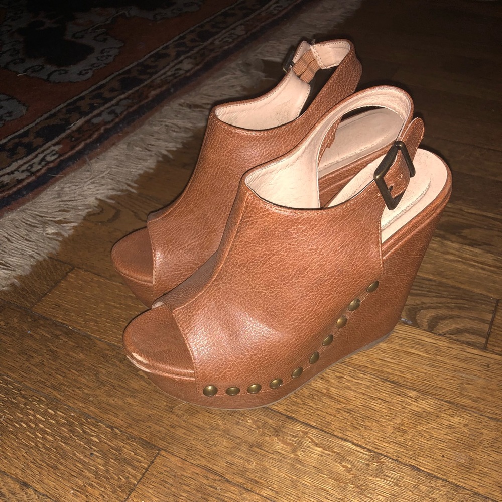 Tan platform wedge